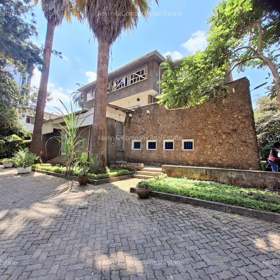 300 m² Commercial Property with Service Charge Included in Westlands Area - 4