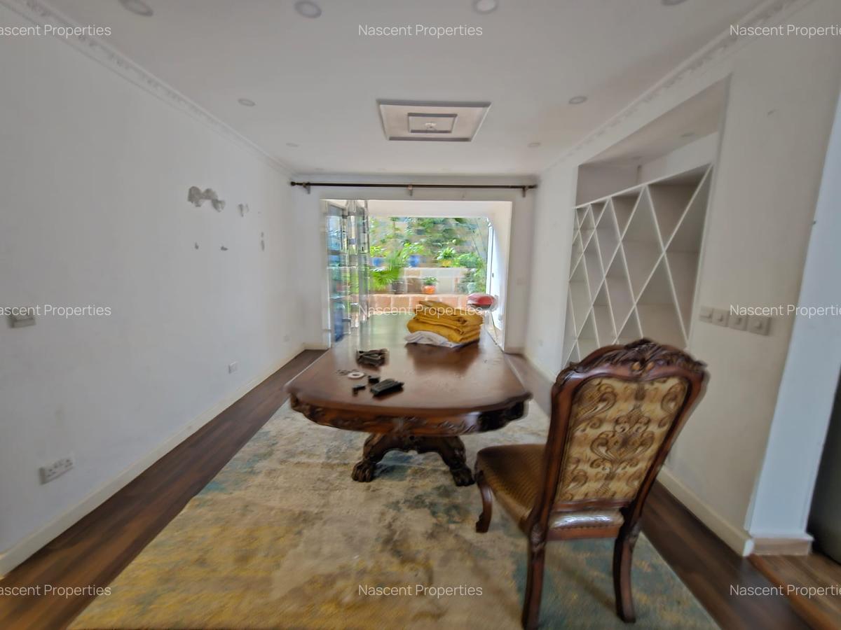 6 Bed House with En Suite in Runda - 4