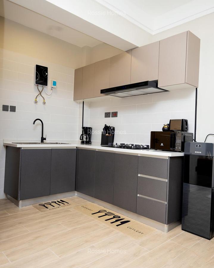 Serviced 1 Bed Apartment with En Suite in Lavington - 9
