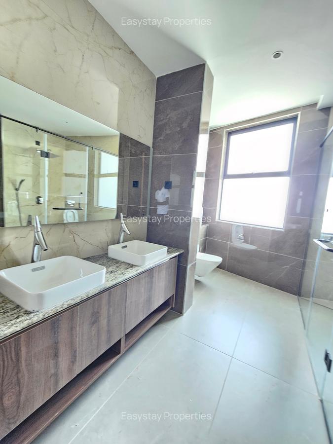 4 Bed Apartment with En Suite in Riverside - 7