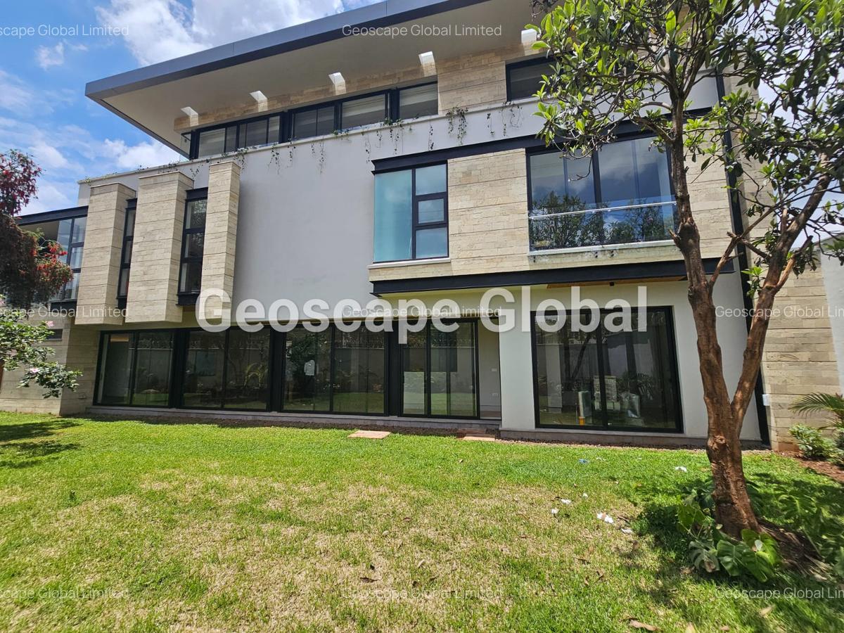 4 Bed Townhouse with En Suite in Spring Valley - 1