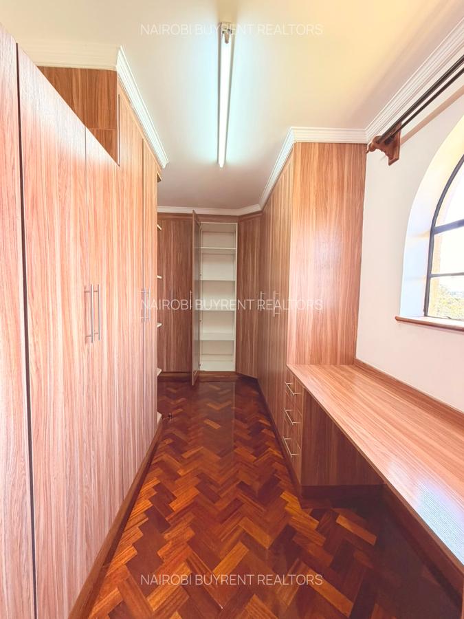 5 Bed Townhouse with En Suite in Kitisuru - 9