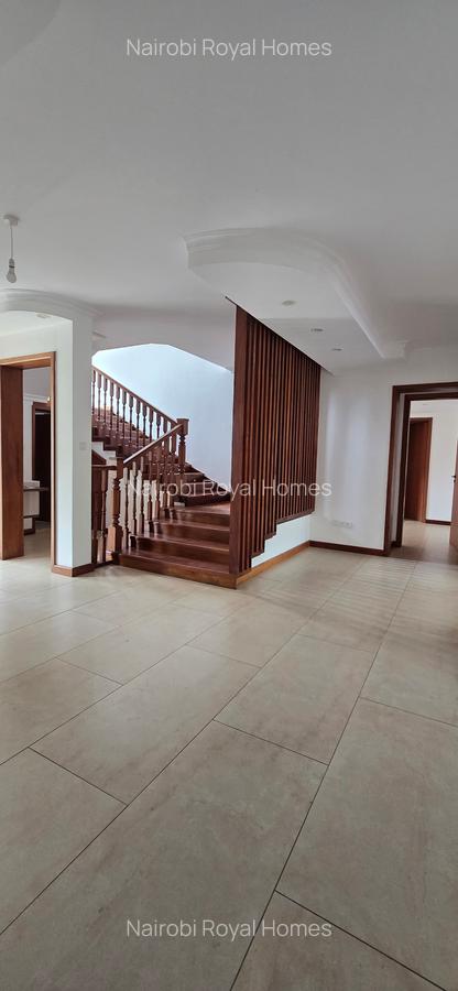 6 Bed Townhouse with En Suite at Lavington Green - 16