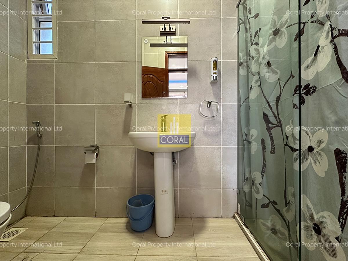 4 Bed Apartment in Parklands - 17