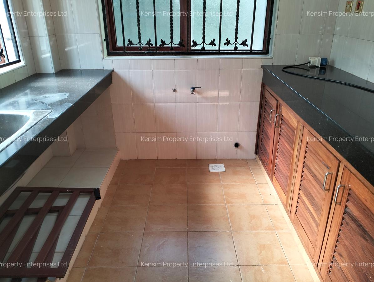 5 Bed Townhouse with En Suite in Runda - 6