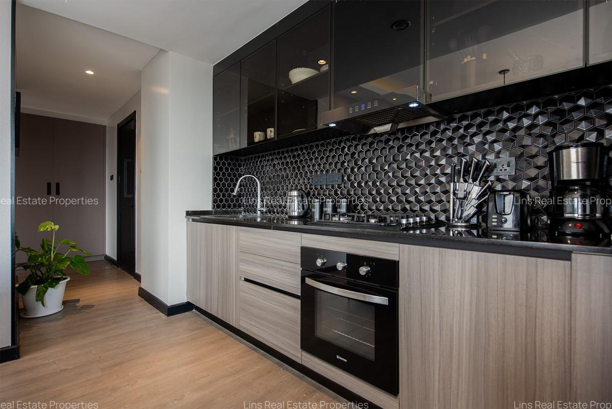 Serviced 2 Bed Apartment with En Suite in Westlands Area - 10