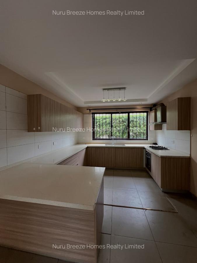 4 Bed Townhouse with En Suite in Lavington - 4