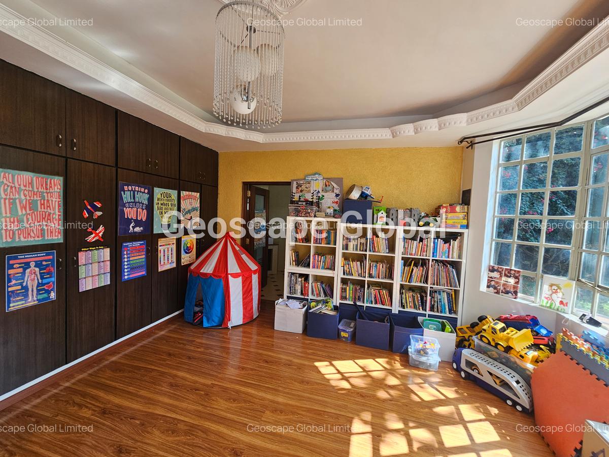 5 Bed House with En Suite in Nyari - 5