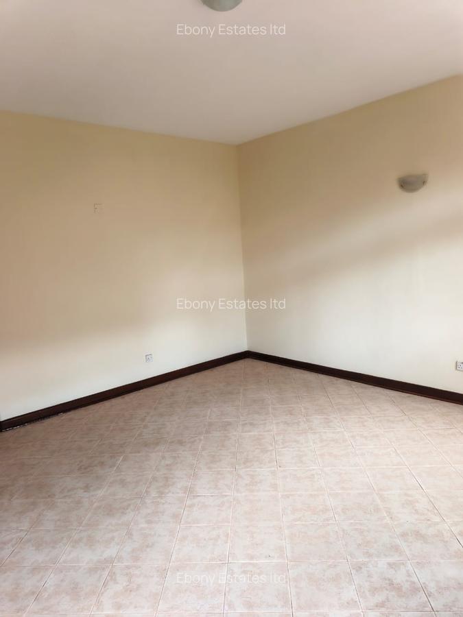 5 Bed Townhouse with En Suite in Lavington - 14