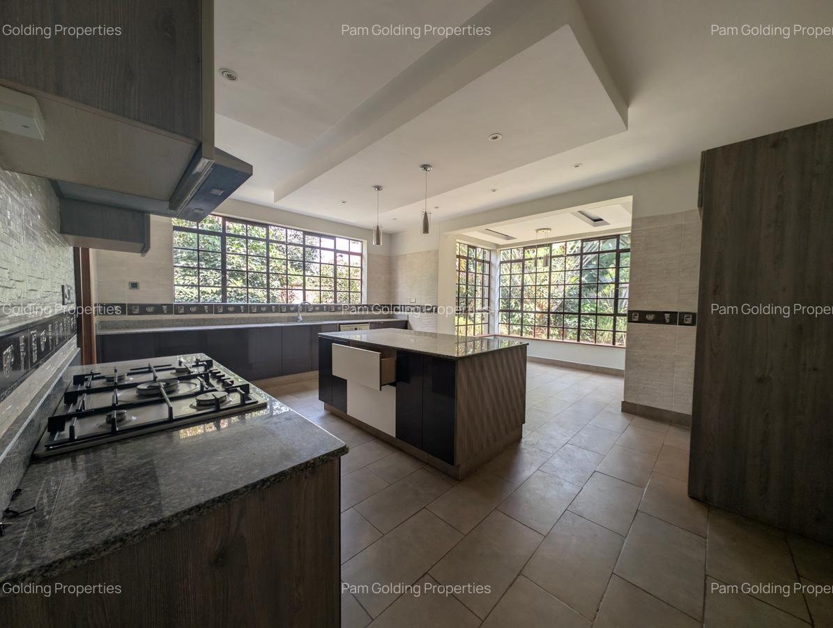 5 Bed House with En Suite in Runda - 4