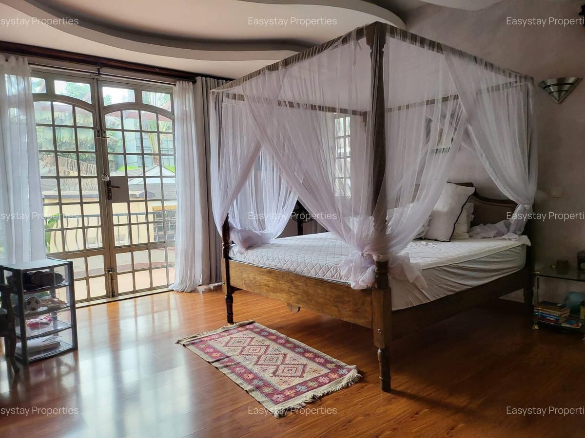 6 Bed House with En Suite in Nyari - 5