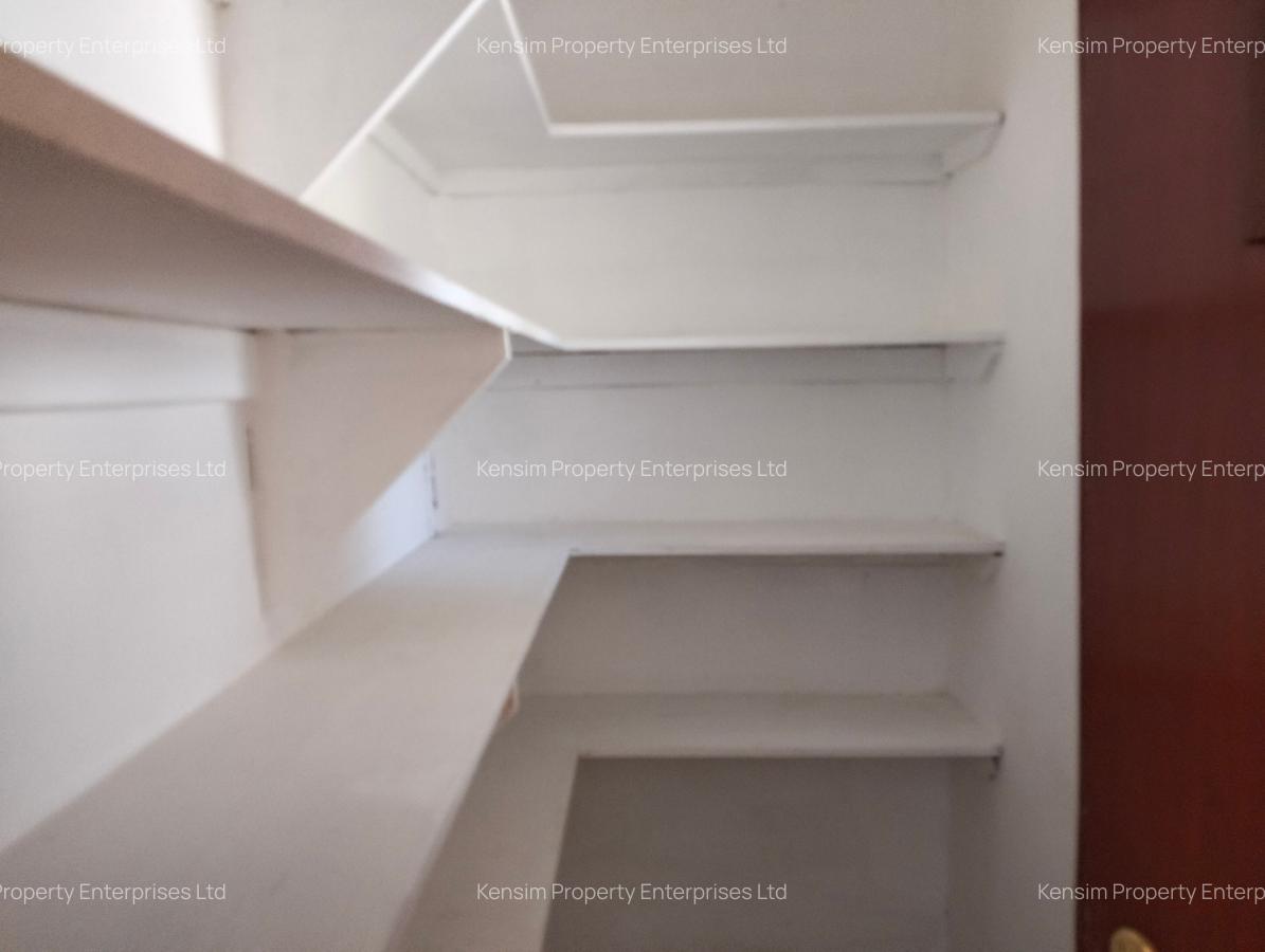 4 Bed Townhouse with En Suite in Lavington - 3