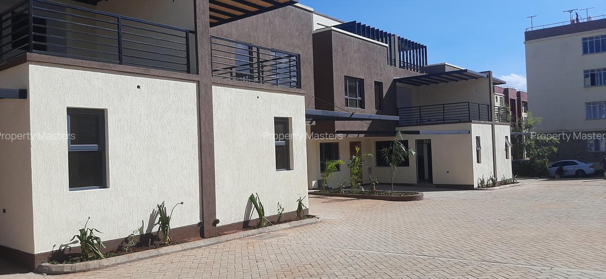 4 Bed Townhouse with En Suite at Raini - 20