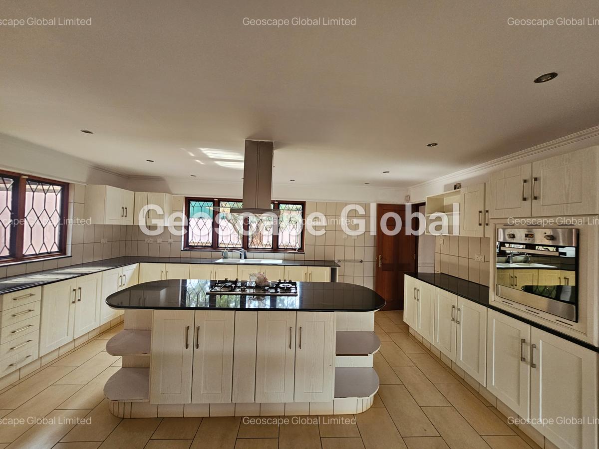 5 Bed House with En Suite in Gigiri - 11
