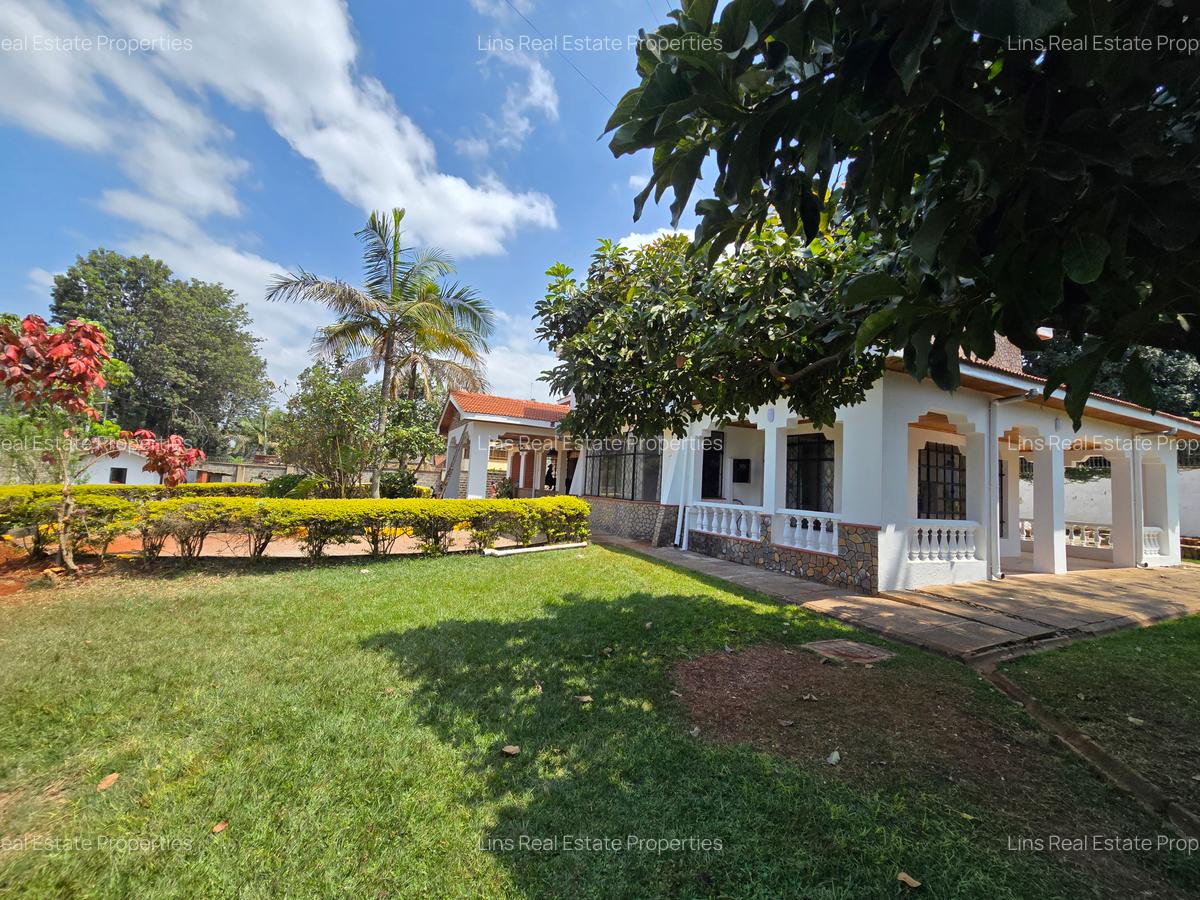 5 Bed House with En Suite in Runda - 4