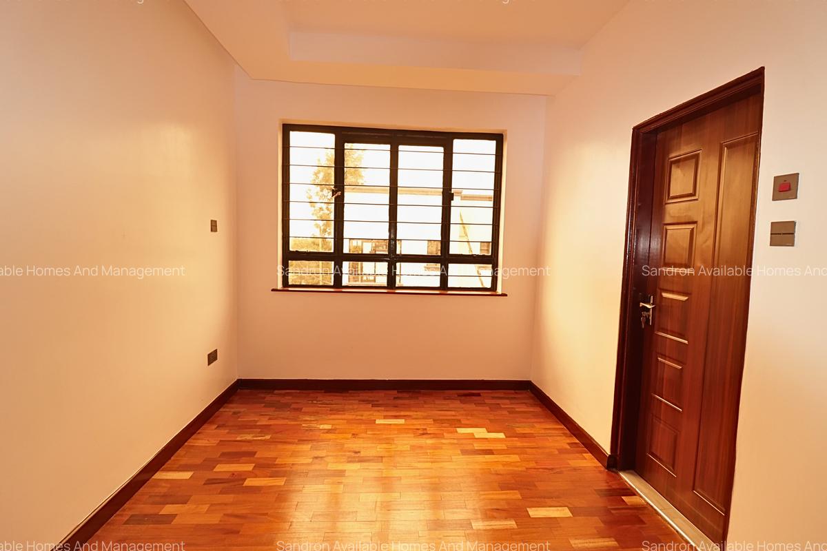 4 Bed Townhouse with En Suite in Ngong - 11