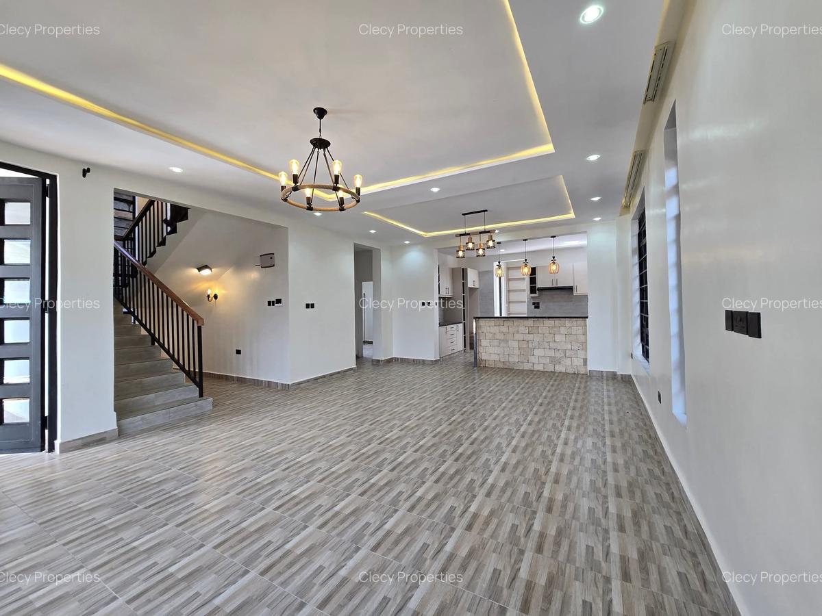 5 Bed House with En Suite at Membley - 3