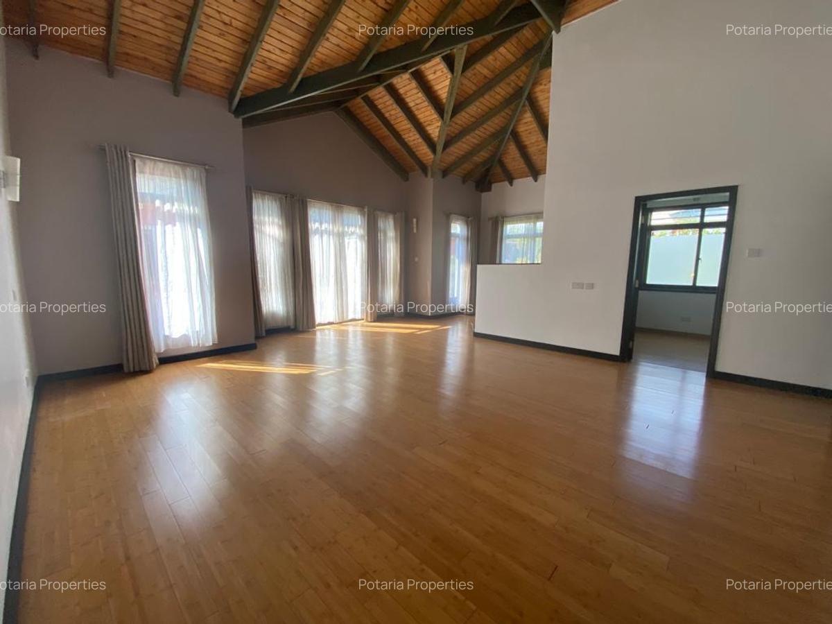 5 Bed Townhouse with En Suite in Lavington - 5