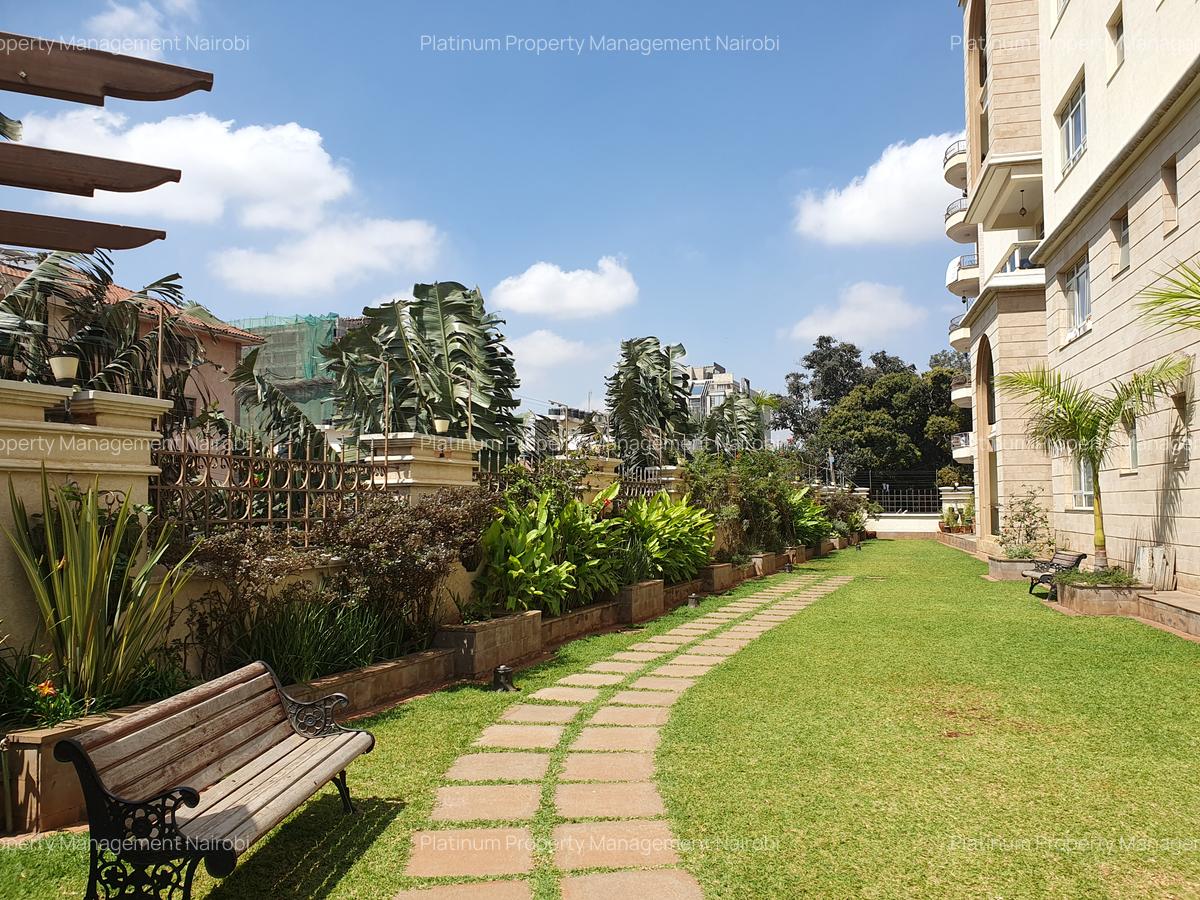 2 Bed Apartment with En Suite at Second Parklands - 18