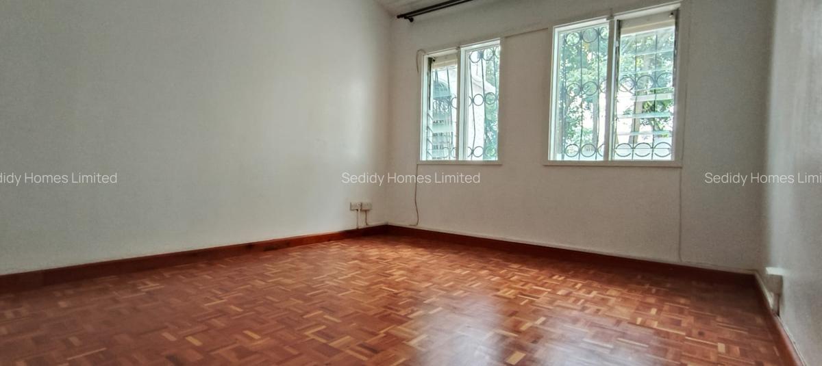 4 Bed House with En Suite in Westlands Area - 9