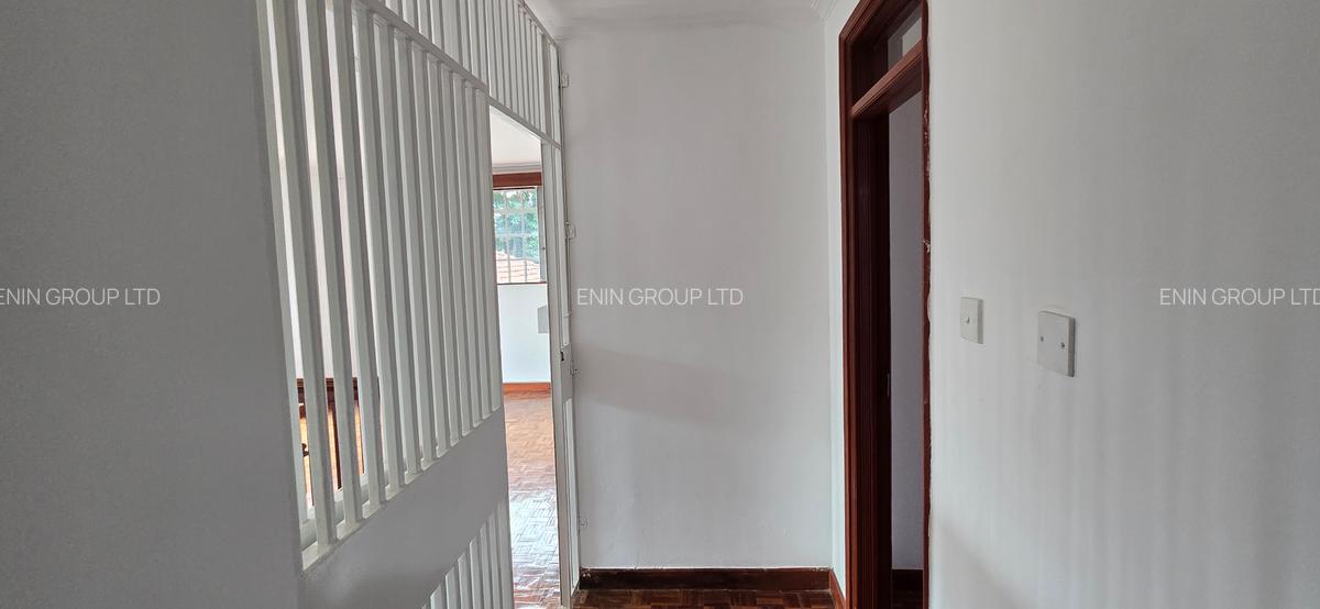 4 Bed Townhouse with En Suite at Rosslyn Garden - 17