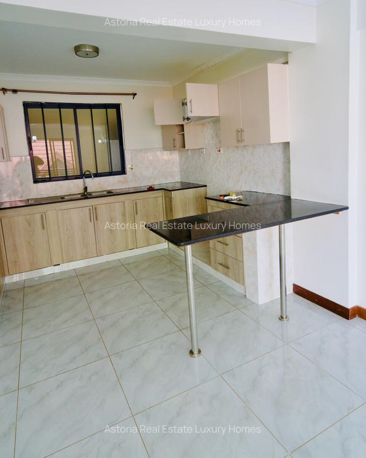 2 Bed Apartment with En Suite at 2026-411 - 8