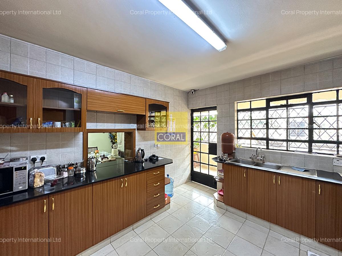 3 Bed Apartment in Parklands - 4