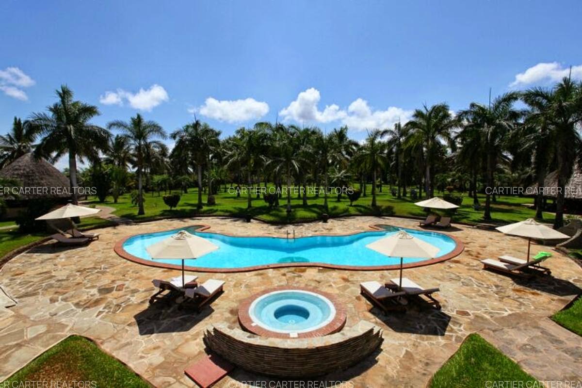 6 Bed Villa with Swimming Pool in Diani - 16