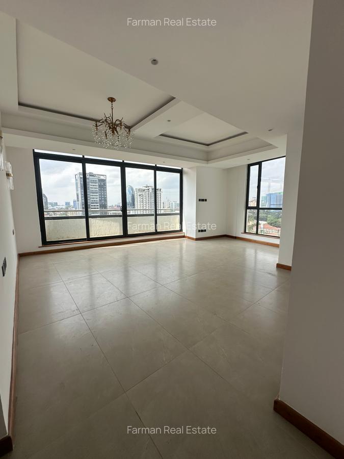 3 Bed Apartment with En Suite in Riverside - 8