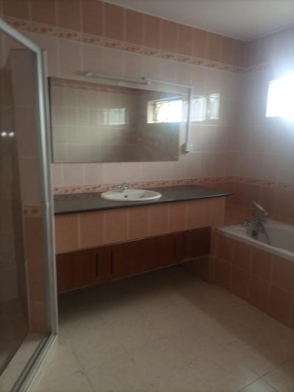 4 Bed Villa in Spring Valley - Widok 6