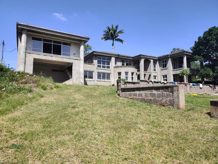 5 Bed House with En Suite in Runda