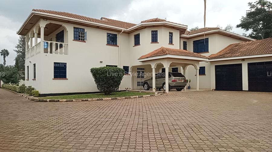 7 Bed House with En Suite in Runda