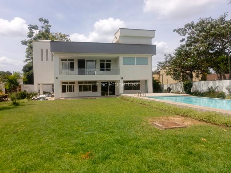 5 Bed House with En Suite in Runda