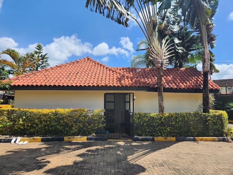 2 bed house with garden in runda