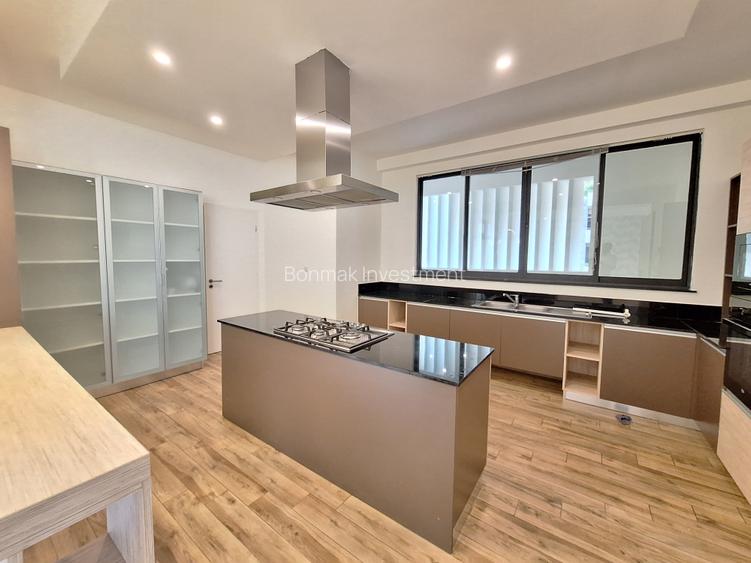 4 Bed Apartment with En Suite at Riverside Drive