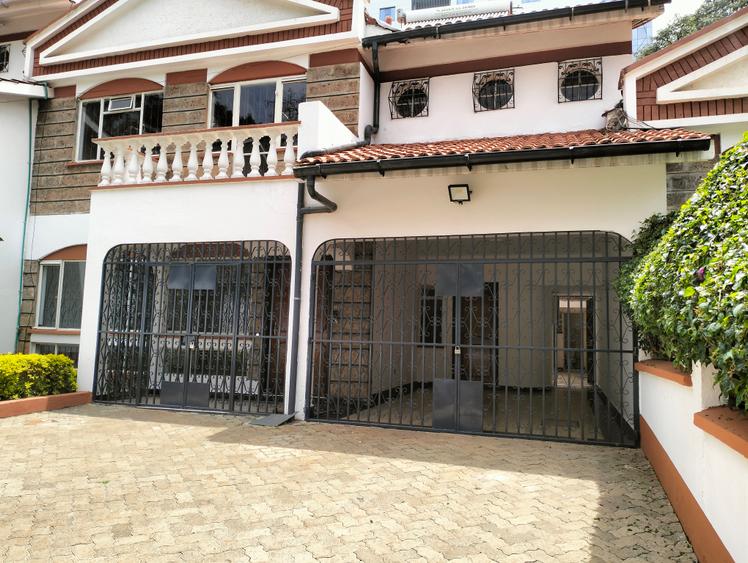4 Bed Townhouse with En Suite in Westlands Area