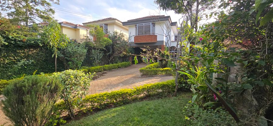 5 Bed Townhouse with En Suite at Brookside Drive 5 Bed Townhouse with En Suite at Brookside Drive