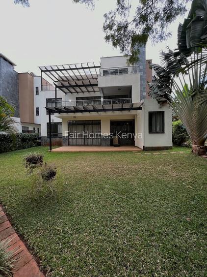 5 Bed Townhouse with En Suite at Lavington Green