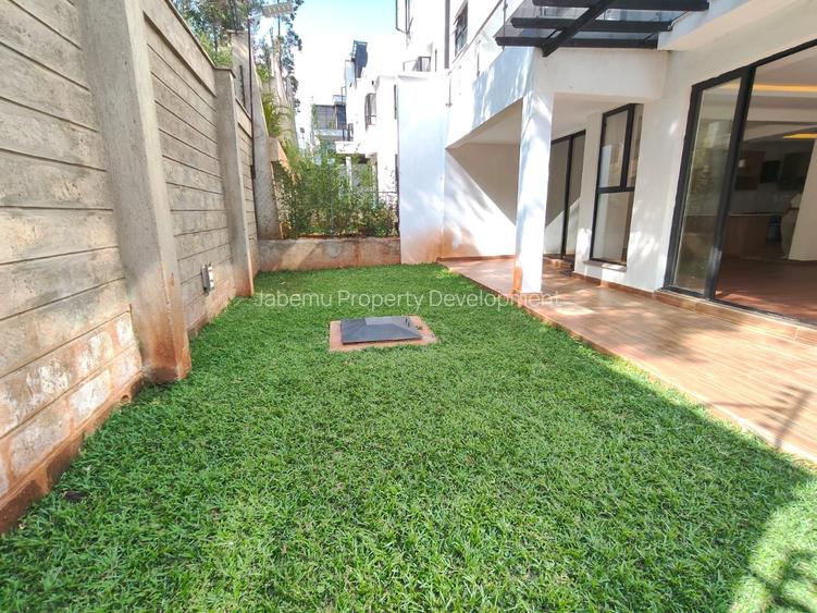 5 Bed Townhouse with En Suite in Kitisuru