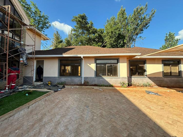 5 Bed House with En Suite in Runda 5 Bed House with En Suite in Runda