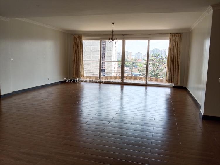 4 Bed Apartment with En Suite in Parklands