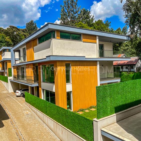 5 Bed Villa with En Suite in Lavington