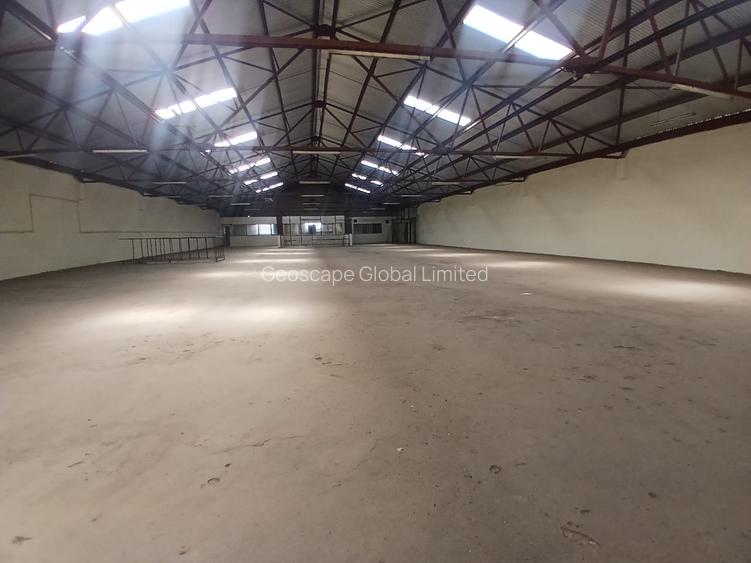 20,000 ft² Warehouse with Backup Generator in Industrial Area