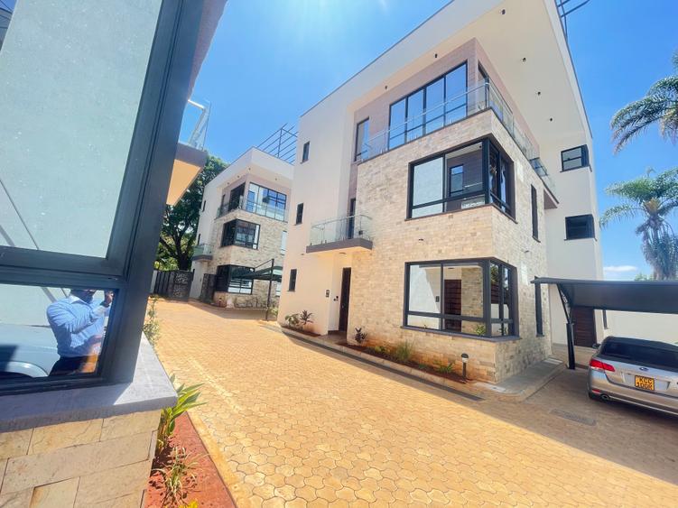 4 Bed Townhouse with En Suite in Lavington 4 Bed Townhouse with En Suite in Lavington