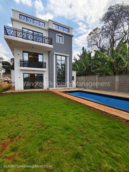 5 Bed House with En Suite at Lavington Green