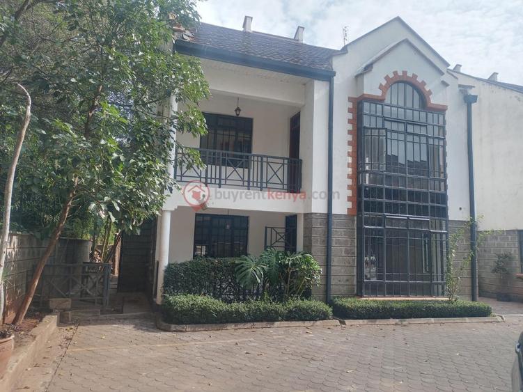 4 Bed Townhouse with En Suite at Lavington 4 Bed Townhouse with En Suite at Lavington