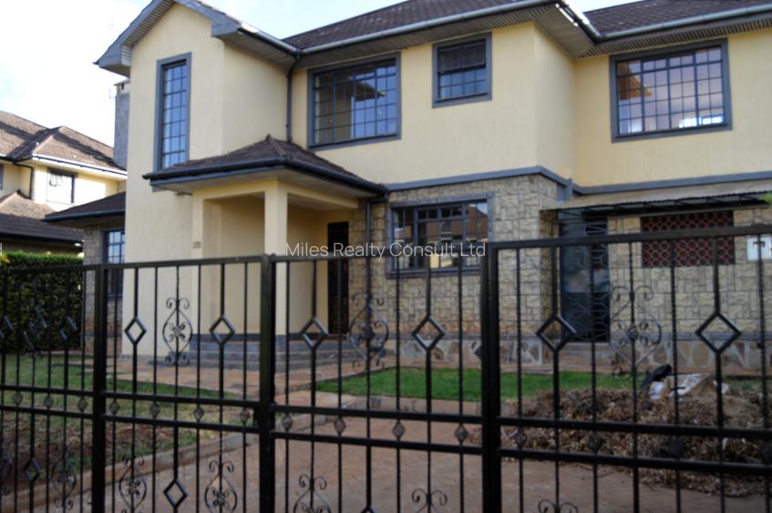 4 Bed Villa with En Suite at Edenville Estate Phs 1
