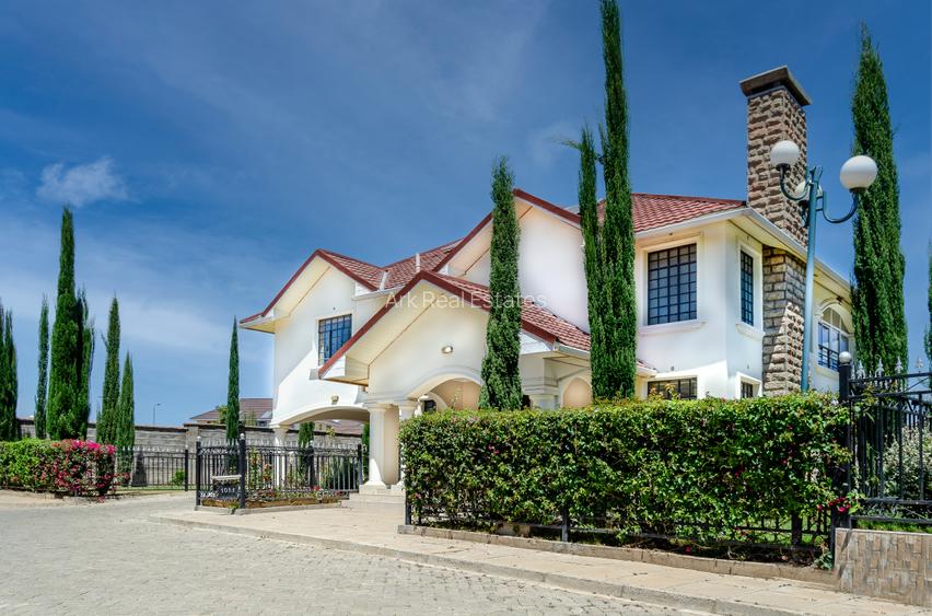 4 Bed Villa with En Suite at Green Park