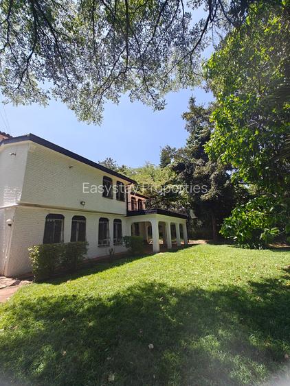 4 Bed House with En Suite in Hill View