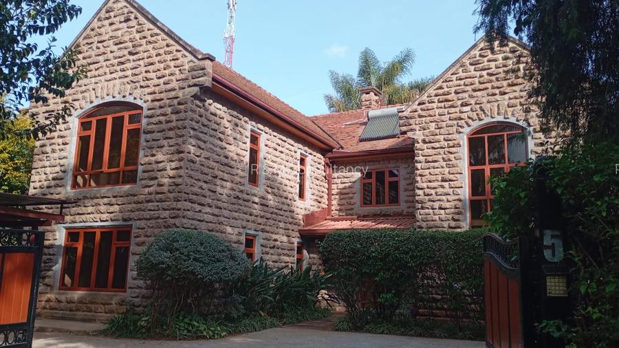 5 Bed House with En Suite in Karen